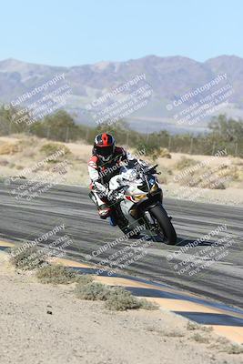 media/Dec-04-2025-Racers Edge (Thu) [[5ebc9f124d]]/3-B Group/3-Session 2 (Turn 7 Inside)/